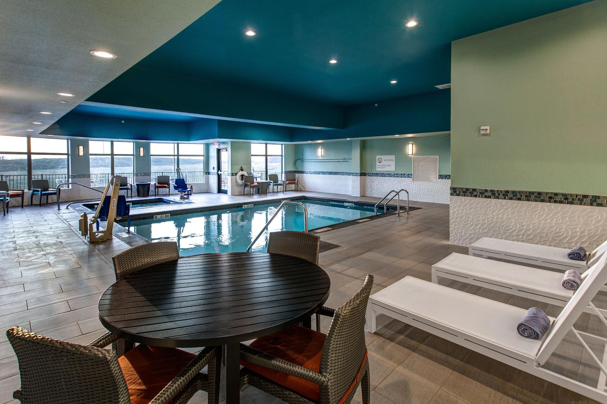 Hilton Garden Inn Топика Екстериор снимка