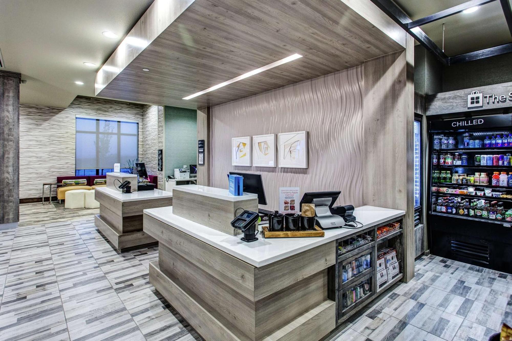 Hilton Garden Inn Топика Екстериор снимка